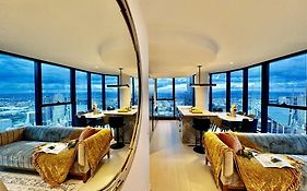 Sky High 3 Beds Apartment